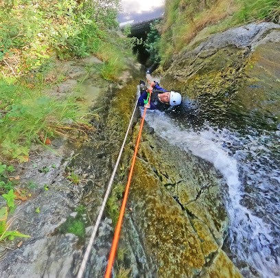 Canyon En Eaux Chaudes - Aventure Pyrénéenne, Agence de Voyage à Font-Romeu-Odeillo-Via