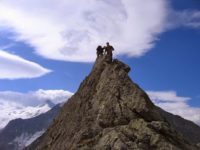 Guides-Montagnes, Agence de Voyage à Eysines