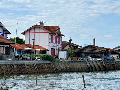 SCEA LB (ostréiculteur), Agence de Voyage à Lège-Cap-Ferret