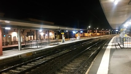 Guichet National De Vente SNCF, Agence de Voyage à Riom